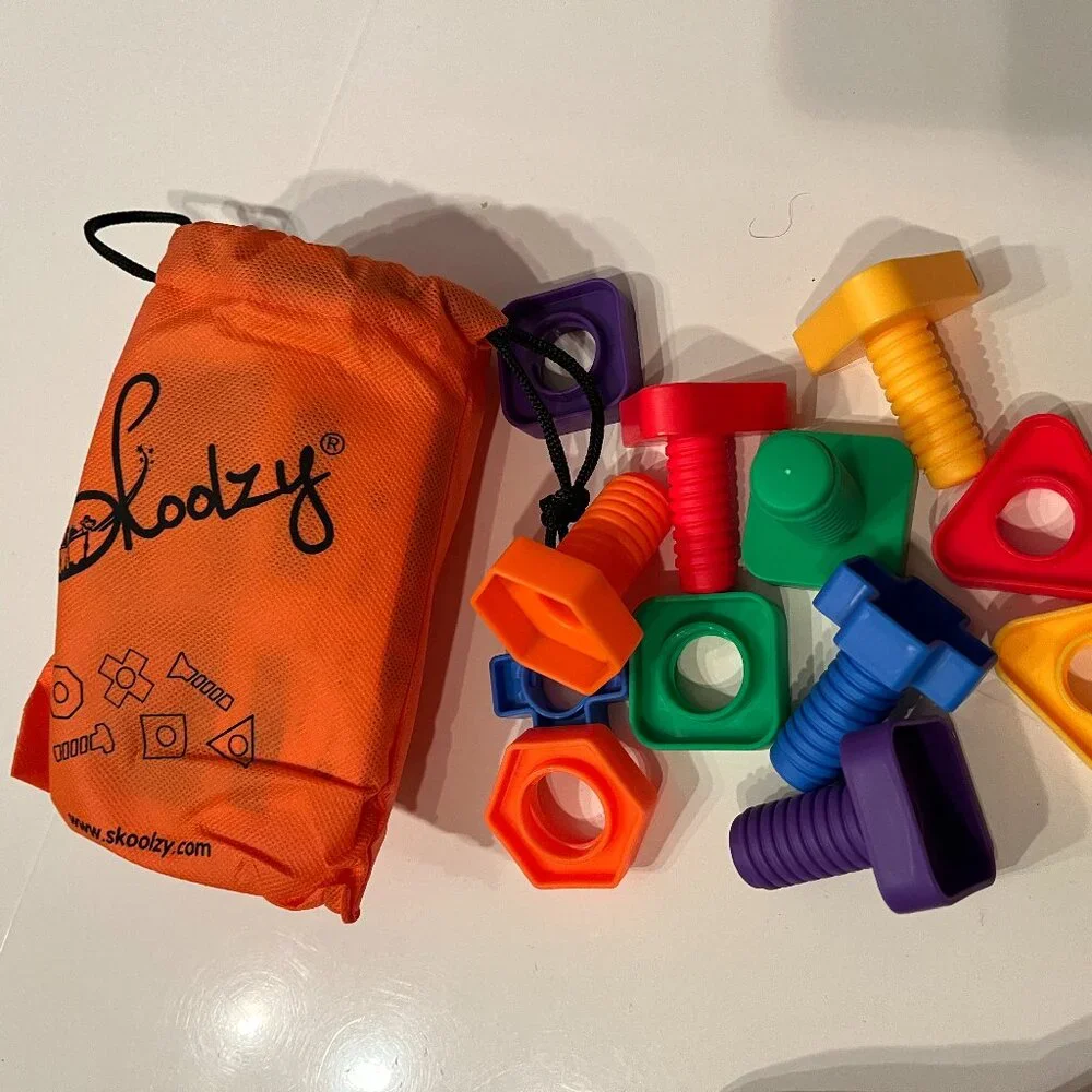 Skoolzy Nuts and Bolts Motor Development Toy (18‎ months and up / new)